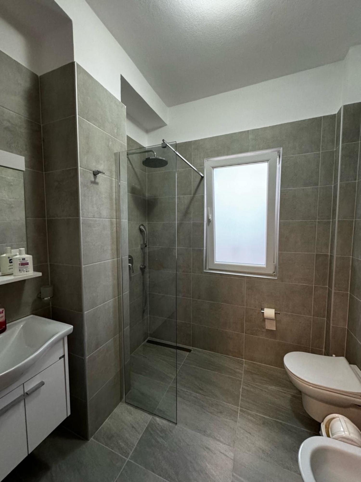 Era'S Apartment Tirana Zewnętrze zdjęcie